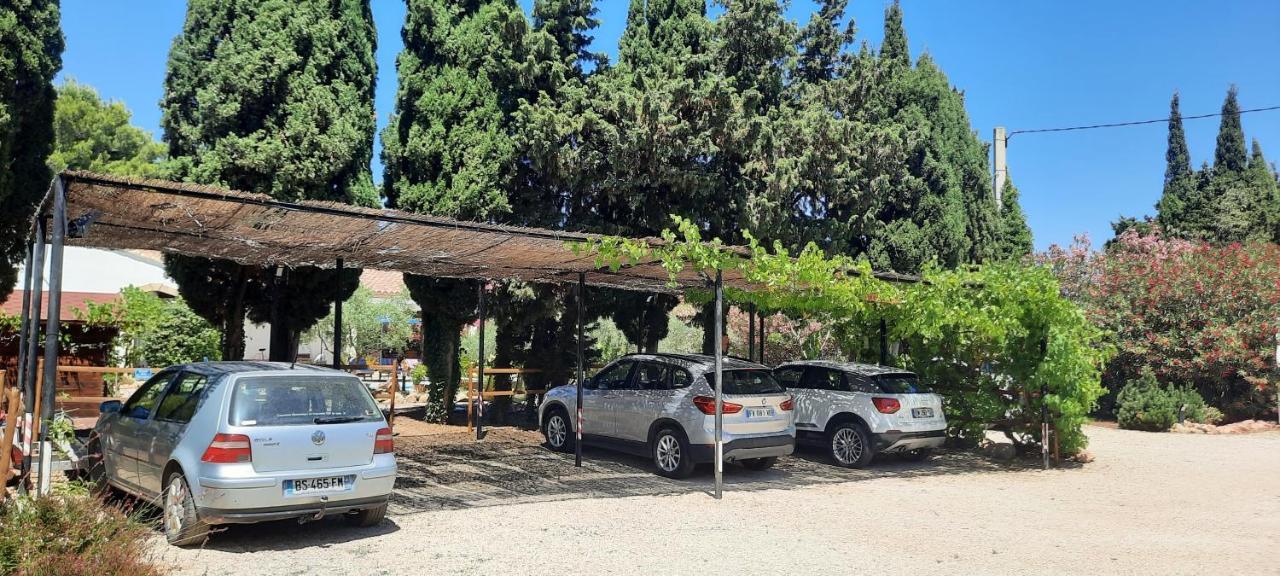 Fenêtre sur les Alpilles Saint-Martin-de-Crau Exterior foto